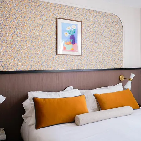 Hotell Joli Mome 3*