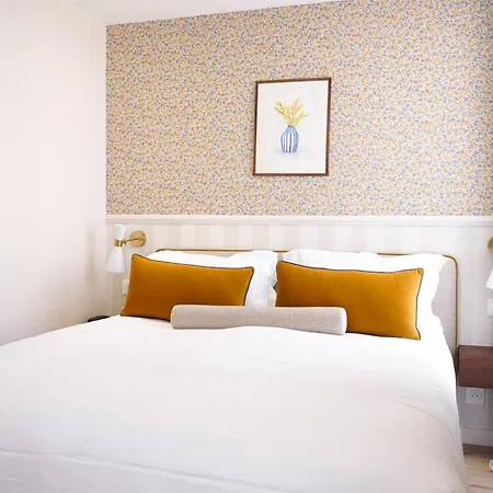 Joli Mome Hotell
