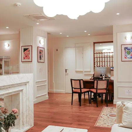 Joli Mome Hotell Paris