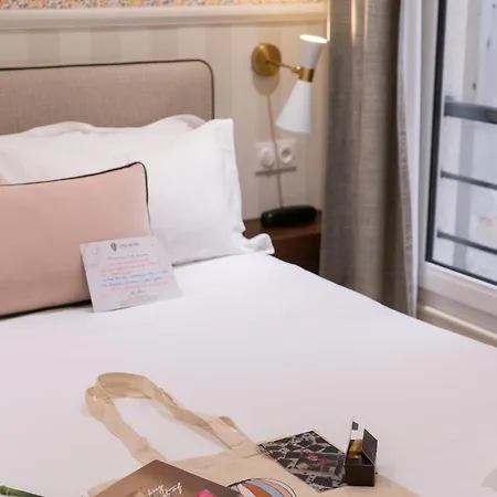 Hotell Joli Mome 3*