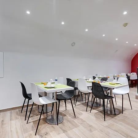 Hotel Joli Mome