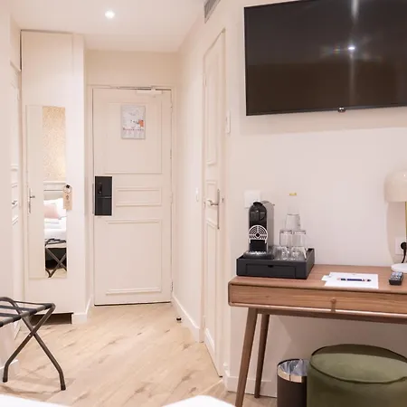 Joli Mome Hotel 3*