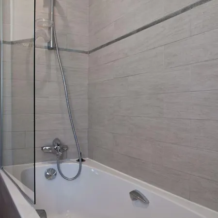 B Square Hotel Paris