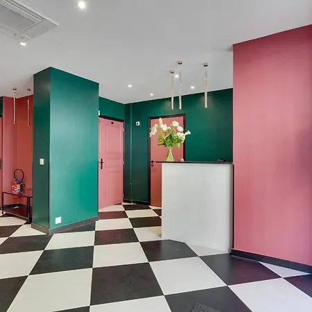 Hotel B Square 3*