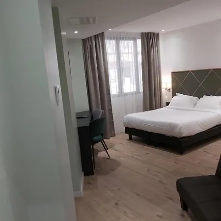 Hotel B Square Paris