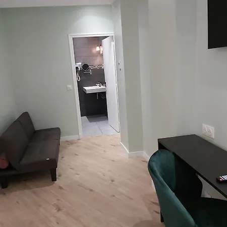 B Square Hotel