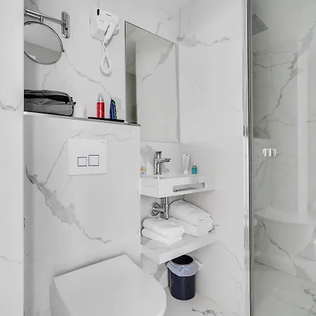 B Square 3* Paris