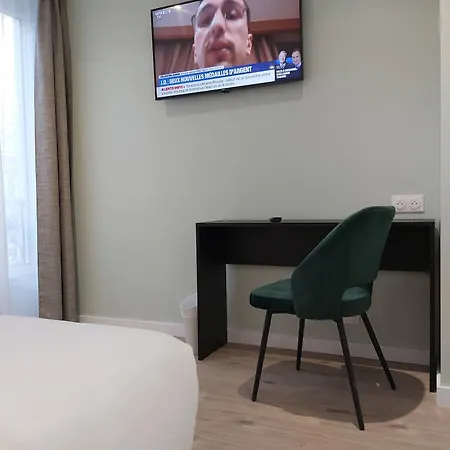 B Square Otel 3*