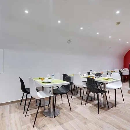 B Square 3* Paris