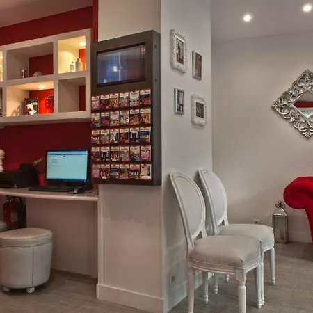 Joli Mome 3* باريس