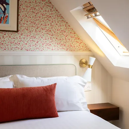 Joli Mome Hotel Parijs