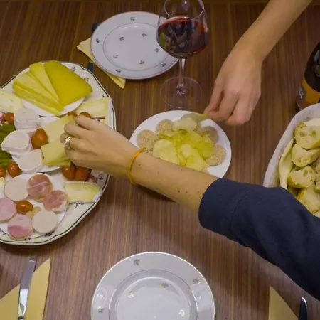 Joli Mome فندق باريس