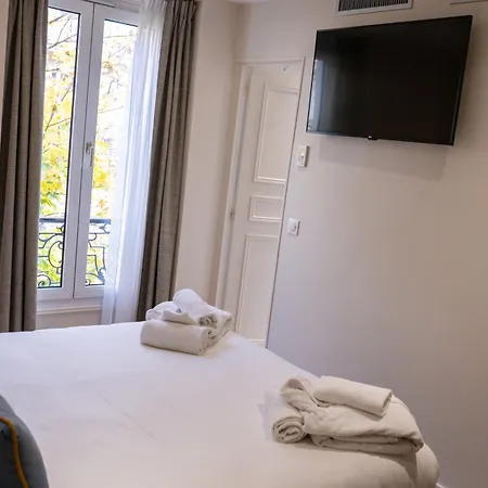 Joli Mome 3* باريس