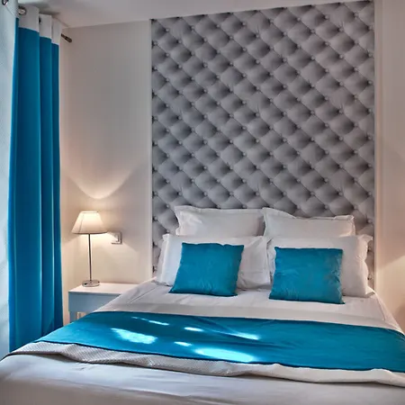 B Square Otel 3*