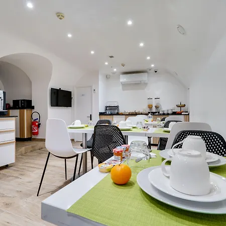 Hotel Joli Mome